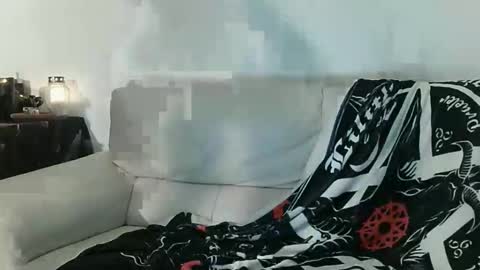 Sandro online show from 4, 12, 2025