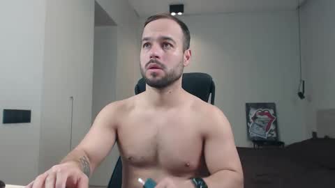 Snapshot of sandro_best chatting on 25, 4, 2026 DeAlex online show from 25, 4, 2026