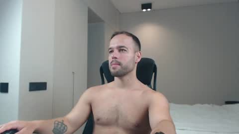 Snapshot of sandro_best chatting on 1, 7, 2026 DeAlex online show from 1, 7, 2026
