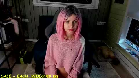 Sandy and Chris online show from 5, 10, 2025