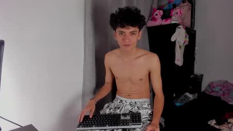 Snapshot of sandy_straw chatting on 1, 4, 2026 sandy_straw online show from 1, 4, 2026