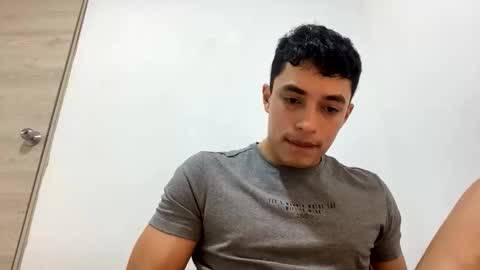 Snapshot of santi36rt chatting on 19, 5, 2026 santi36rt online show from 19, 5, 2026