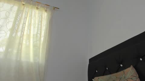 Santibrown online show from 2, 10, 2025