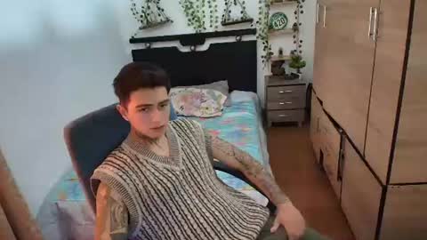 Snapshot of santi_ss chatting on 4, 7, 2026 santi_ss online show from 4, 7, 2026