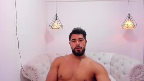 Snapshot of santiago_huntt chatting on 3, 12, 2024 santiago_huntt online show from 3, 12, 2024
