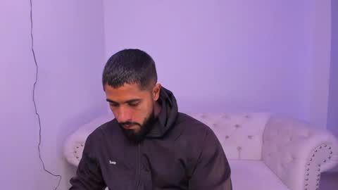 Snapshot of santiago_huntt chatting on 27, 12, 2024 santiago_huntt online show from 27, 12, 2024