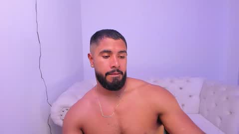 Snapshot of santiago_huntt chatting on 15, 1, 2025 santiago_huntt online show from 15, 1, 2025