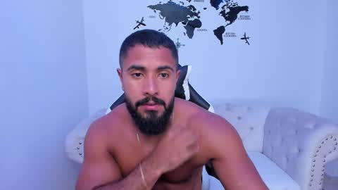 Snapshot of santiago_huntt chatting on 10, 9, 2025 santiago_huntt online show from 10, 9, 2025
