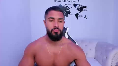 Snapshot of santiago_huntt chatting on 12, 9, 2025 santiago_huntt online show from 12, 9, 2025