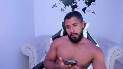 Snapshot of santiago_huntt chatting on 22, 9, 2025 santiago_huntt online show from 22, 9, 2025