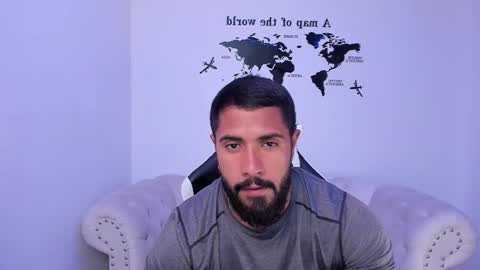 Snapshot of santiago_huntt chatting on 2, 10, 2025 santiago_huntt online show from 2, 10, 2025