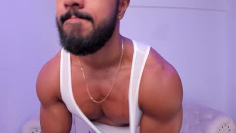 santiago_huntt online show from 13, 10, 2025