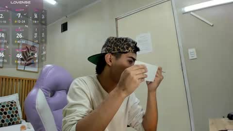 santiago_johnson_ online show from 16, 9, 2025