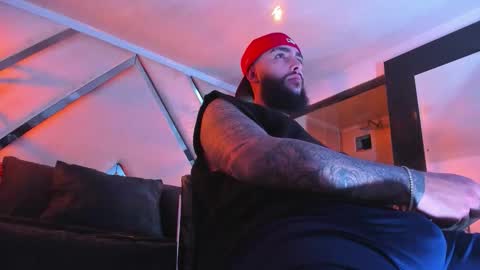 Santiago Hincapiie online show from 26, 2, 2026