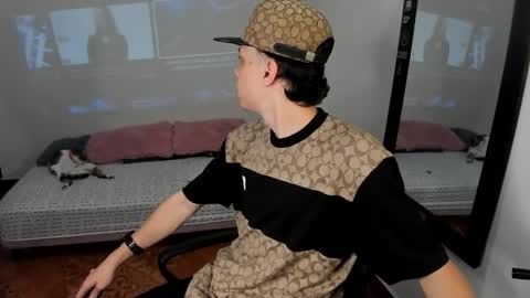 Julius Novachrono  online show from 25, 2, 2026