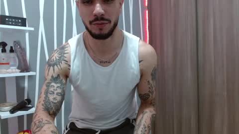 Santy Torres online show from 24, 10, 2025