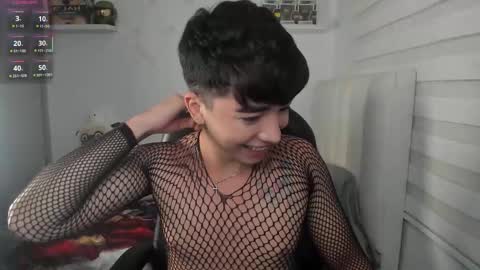 Snapshot of santy7u7 chatting on 8, 3, 2026 Mr. Santiago online show from 8, 3, 2026