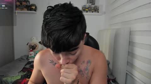 Snapshot of santy7u7 chatting on 28, 3, 2026 Mr. Santiago online show from 28, 3, 2026
