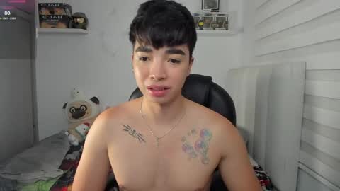 Snapshot of santy7u7 chatting on 7, 4, 2026 Mr. Santiago online show from 7, 4, 2026
