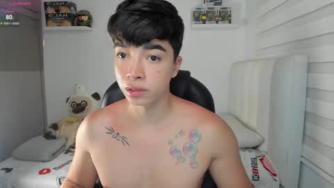 Snapshot of santy7u7 chatting on 28, 4, 2026 Mr. Santiago online show from 28, 4, 2026