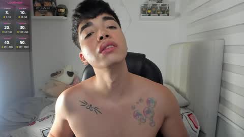 Snapshot of santy7u7 chatting on 27, 5, 2026 Mr. Santiago online show from 27, 5, 2026