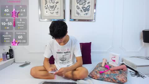 Snapshot of santy_carrington chatting on 8, 1, 2025 Santiago Carrington online show from 8, 1, 2025