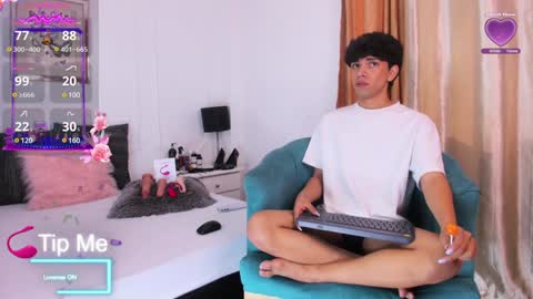 Snapshot of santy_carrington chatting on 5, 2, 2025 Santiago Carrington online show from 5, 2, 2025