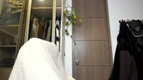 Snapshot of santy_kitty chatting on 2, 3, 2025 kitty online show from 2, 3, 2025