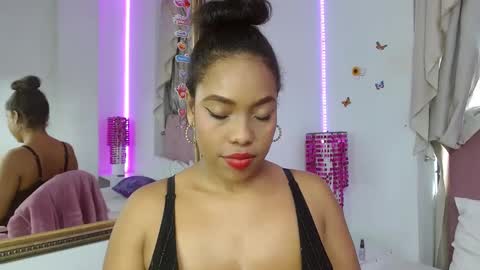 Saori Evans  online show from 22, 9, 2025