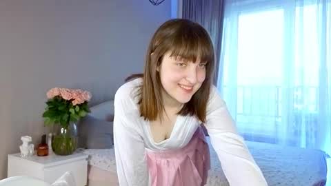 Snapshot of saphirree chatting on 2, 10, 2025 Anny online show from 2, 10, 2025