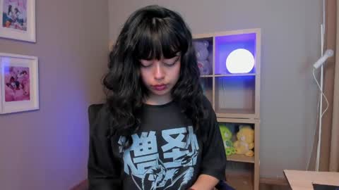 Snapshot of saphyralux chatting on 6, 5, 2026 saphyralux online show from 6, 5, 2026