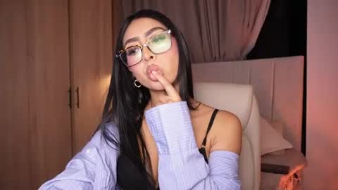 Sara  online show from 23, 7, 2026
