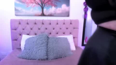 SARA ARIAS  online show from 7, 3, 2025