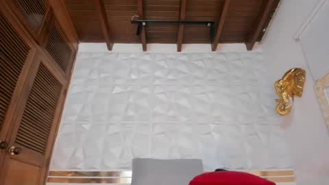 Sara Collins online show from 17, 4, 2026