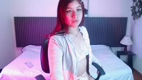 sara_guerreiro online show from 1, 12, 2025