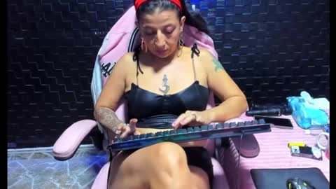 Snapshot of sara_hot_2 chatting on 20, 2, 2025 no limits sarah online show from 20, 2, 2025