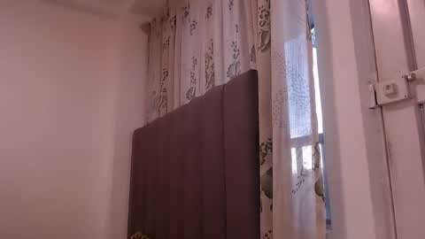 sara_johnson__ online show from 18, 4, 2026