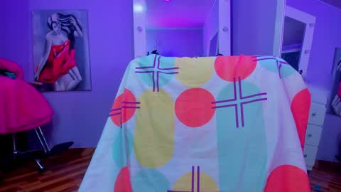 Snapshot of sara_leenn chatting on 14, 12, 2024 online show from 14, 12, 2024