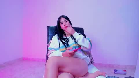 Snapshot of sara_leenn chatting on 14, 9, 2025 online show from 14, 9, 2025