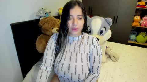 sarah  LIZCANO....... online show from 20, 11, 2025