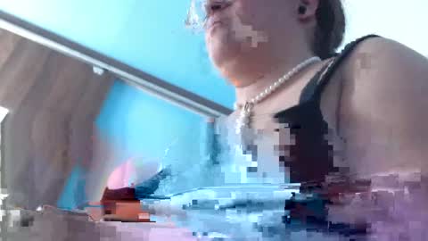 sara_thonson_ online show from 12, 12, 2024