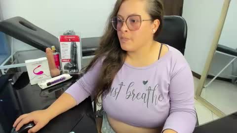 sara_thonson_ online show from 12, 2, 2026