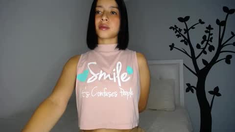 Snapshot of sara_tris chatting on 19, 11, 2025 Sara online show from 19, 11, 2025
