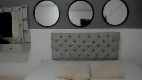 sara_valentina2 online show from 10, 1, 2025