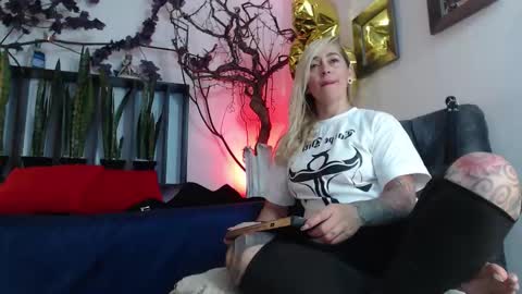 Sara Valkyria online show from 20, 10, 2025