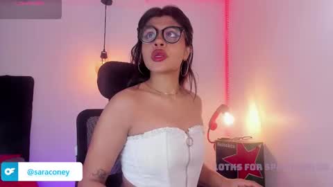 Snapshot of saraa_a19 chatting on 14, 9, 2025 sara uwu online show from 14, 9, 2025