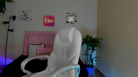 Snapshot of saraa_ramirez chatting on 15, 2, 2025 Sarah Ramirez online show from 15, 2, 2025