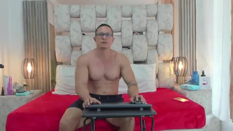 Snapshot of saraandjhony chatting on 11, 1, 2025 saraANDyoni online show from 11, 1, 2025