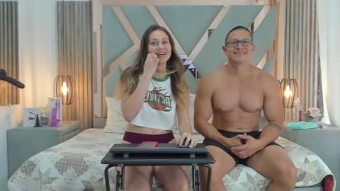 Snapshot of saraandjhony chatting on 24, 1, 2025 saraANDyoni online show from 24, 1, 2025