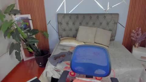 Snapshot of saraandsofi02 chatting on 30, 1, 2025 sofia gomez420 online show from 30, 1, 2025